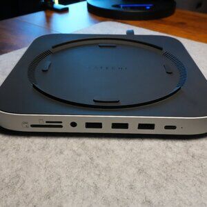 Stand & Hub For Mac Mini / Studio With NVMe SSD Enclosure